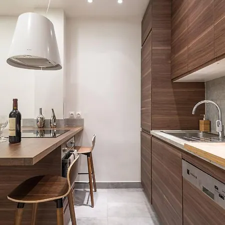 3 Double Bedrooms In Montmartre Near Subway Ac Apartment