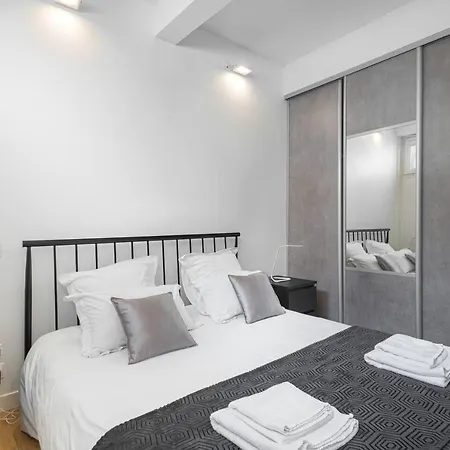 3 Double Bedrooms In Montmartre Near Subway Ac Apartment *