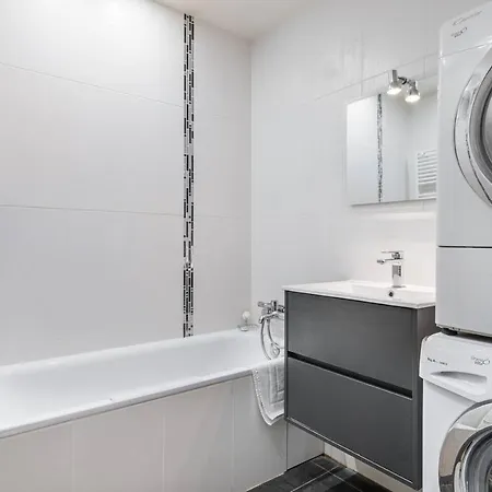3 Double Bedrooms In Montmartre Near Subway Ac Paris