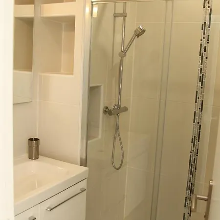 Apartment 3 Double Bedrooms In Montmartre Near Subway Ac *