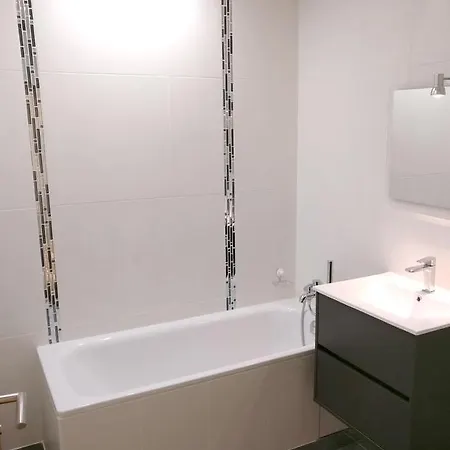 3 Double Bedrooms In Montmartre Near Subway Ac Apartment *