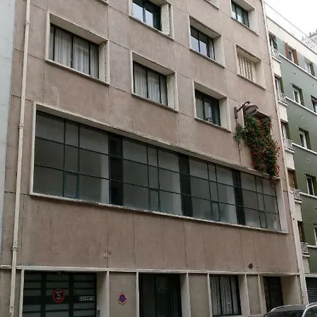 3 Double Bedrooms In Montmartre Near Subway Ac Paris