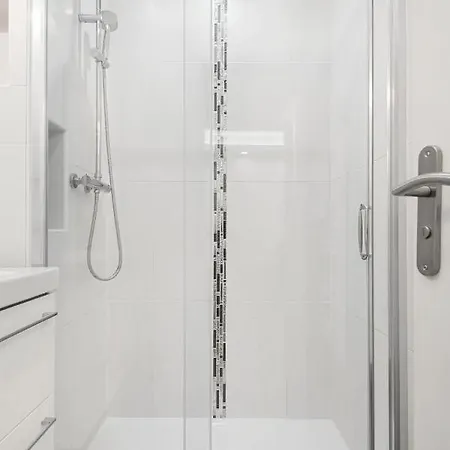 Apartment 3 Double Bedrooms In Montmartre Near Subway Ac