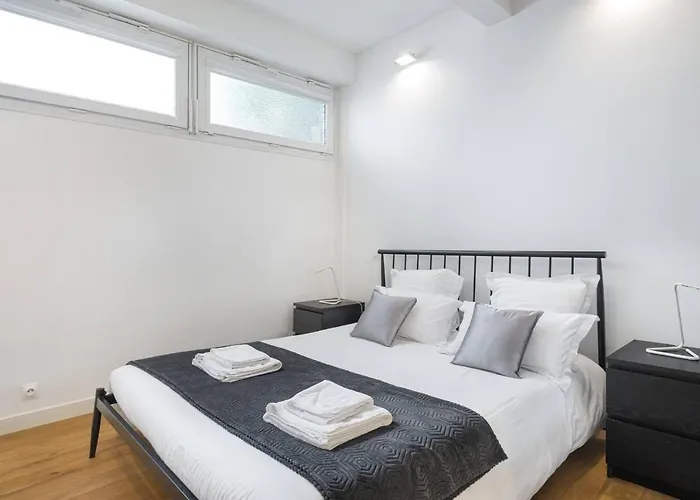 3 Double Bedrooms In Montmartre Near Subway Ac דירה *