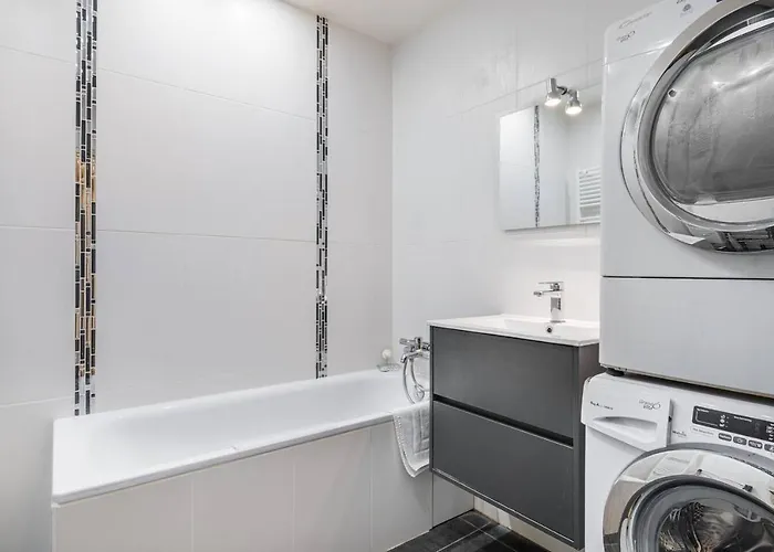 3 Double Bedrooms In Montmartre Near Subway Ac פריז