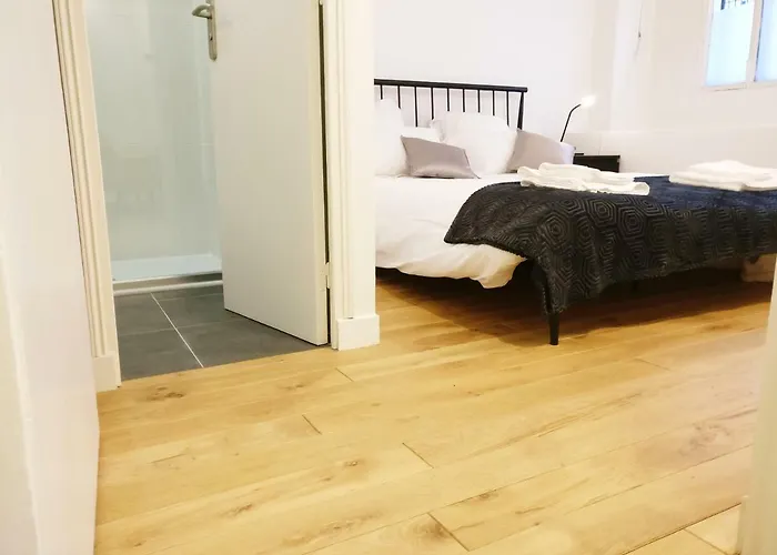 3 Double Bedrooms In Montmartre Near Subway Ac דירה *